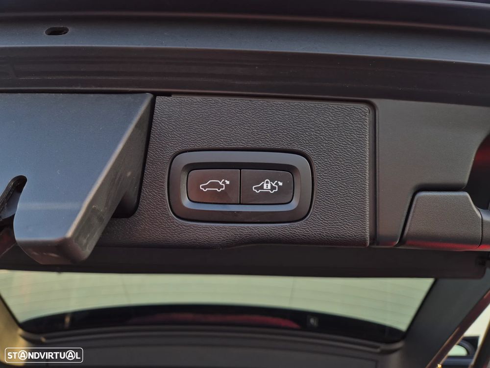 Volvo XC 60 2.0 T6 PHEV Inscription AWD - 48