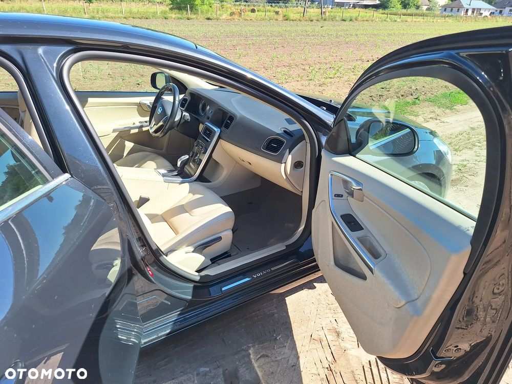 Volvo S60 D3 Geartronic Momentum - 17