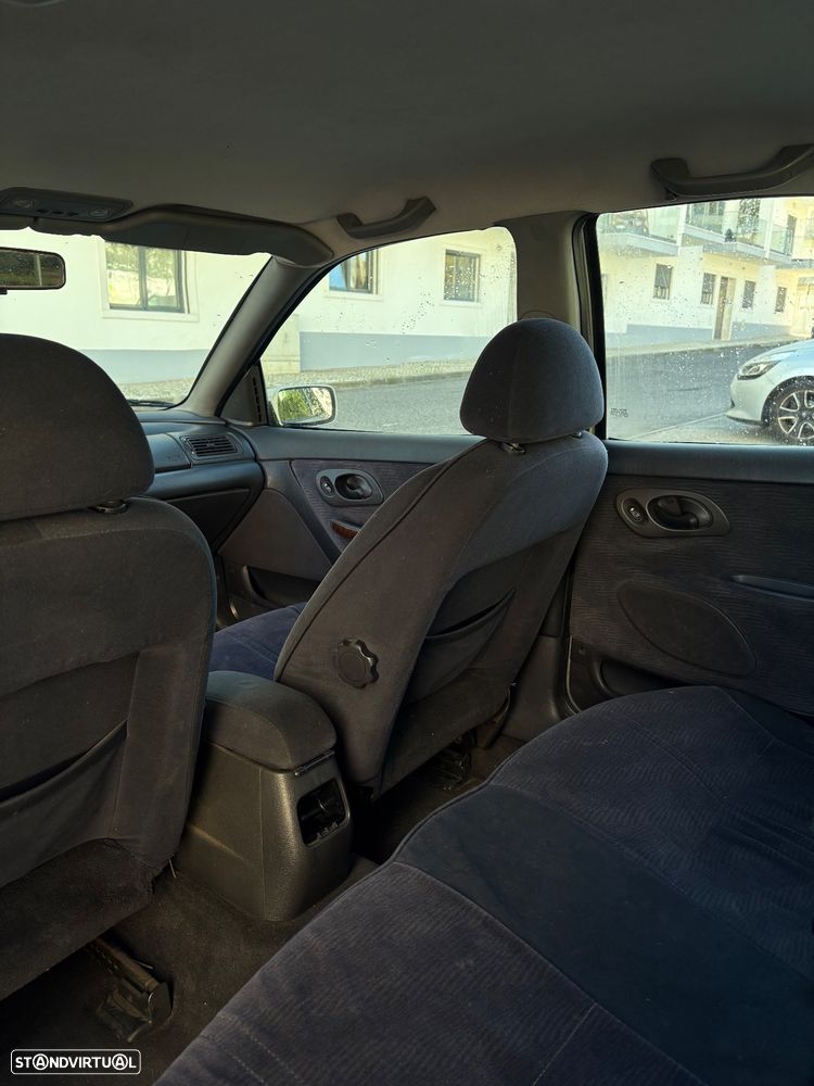 Ford Mondeo 1.8 TD Ghia - 6