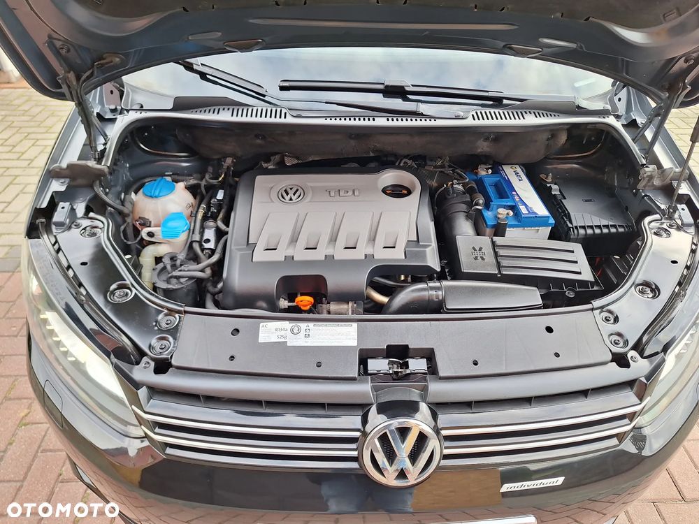 Volkswagen Touran 2.0 TDI DPF DSG Highline - 38