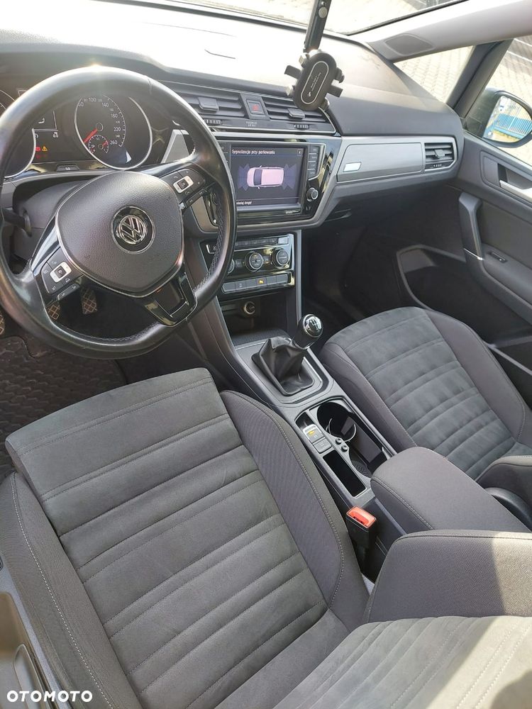 Volkswagen Touran - 3