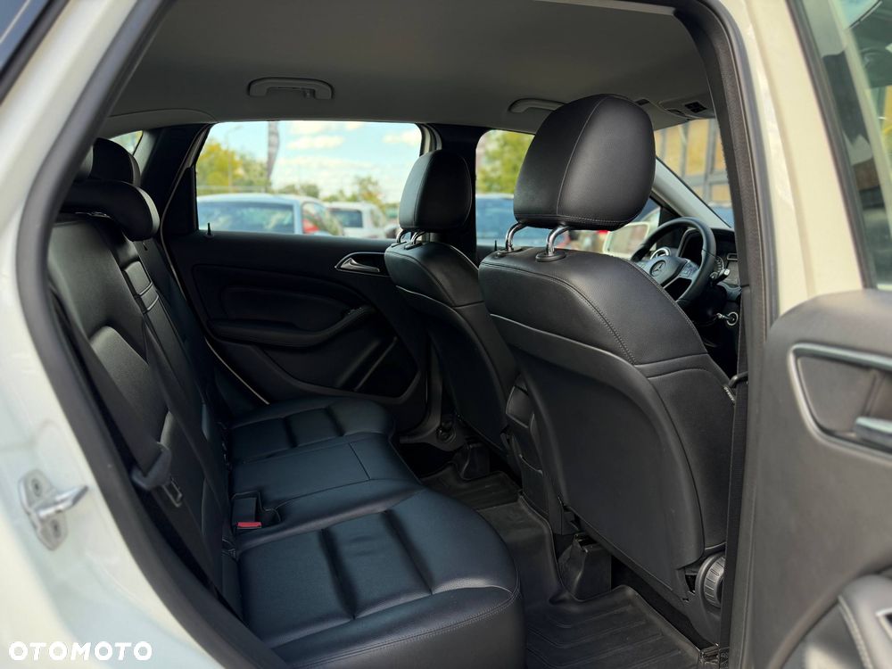 Mercedes-Benz Klasa B 250 7G-DCT SCORE - 14