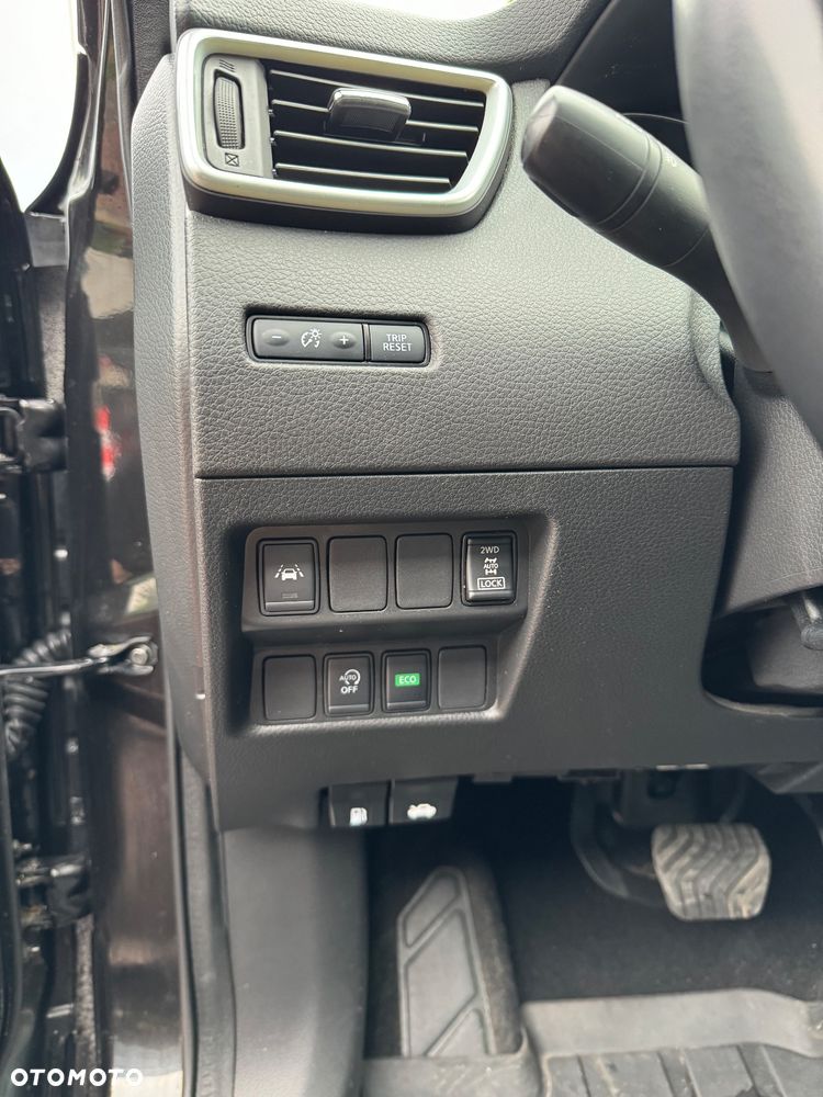 Nissan Qashqai 1.7 dCi 4x4 Tekna+ Xtronic - 8