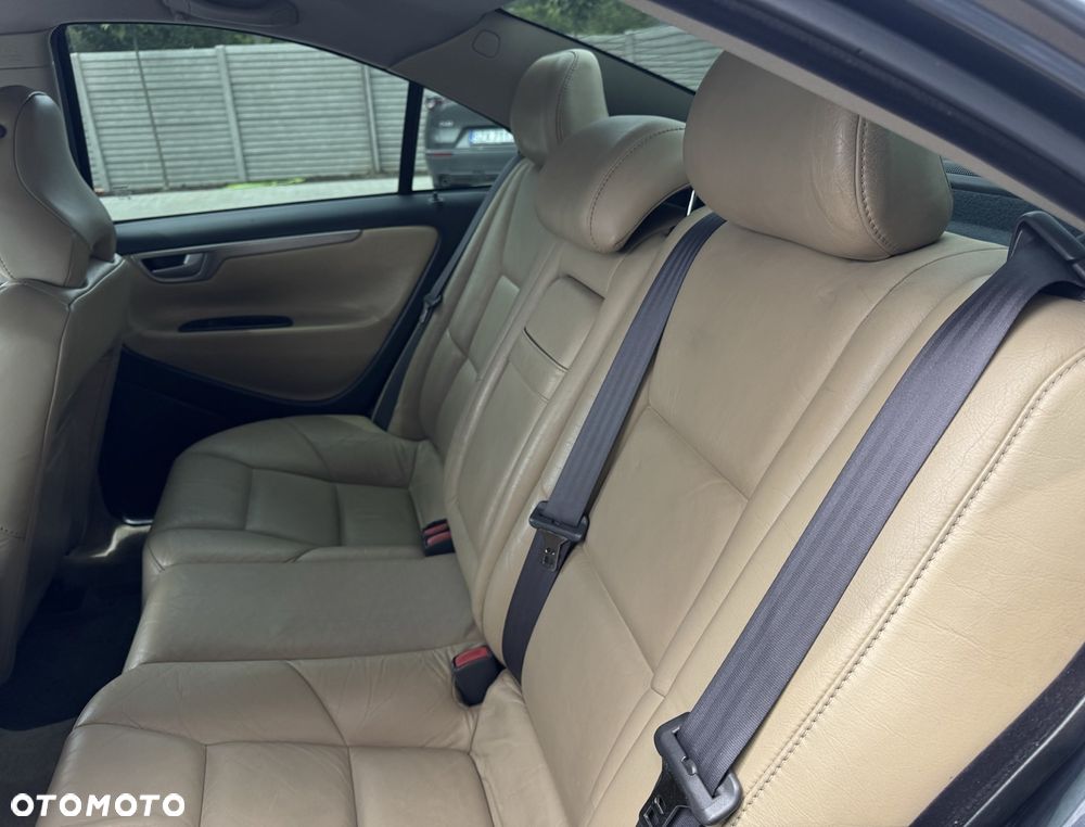Volvo S60 R - 24