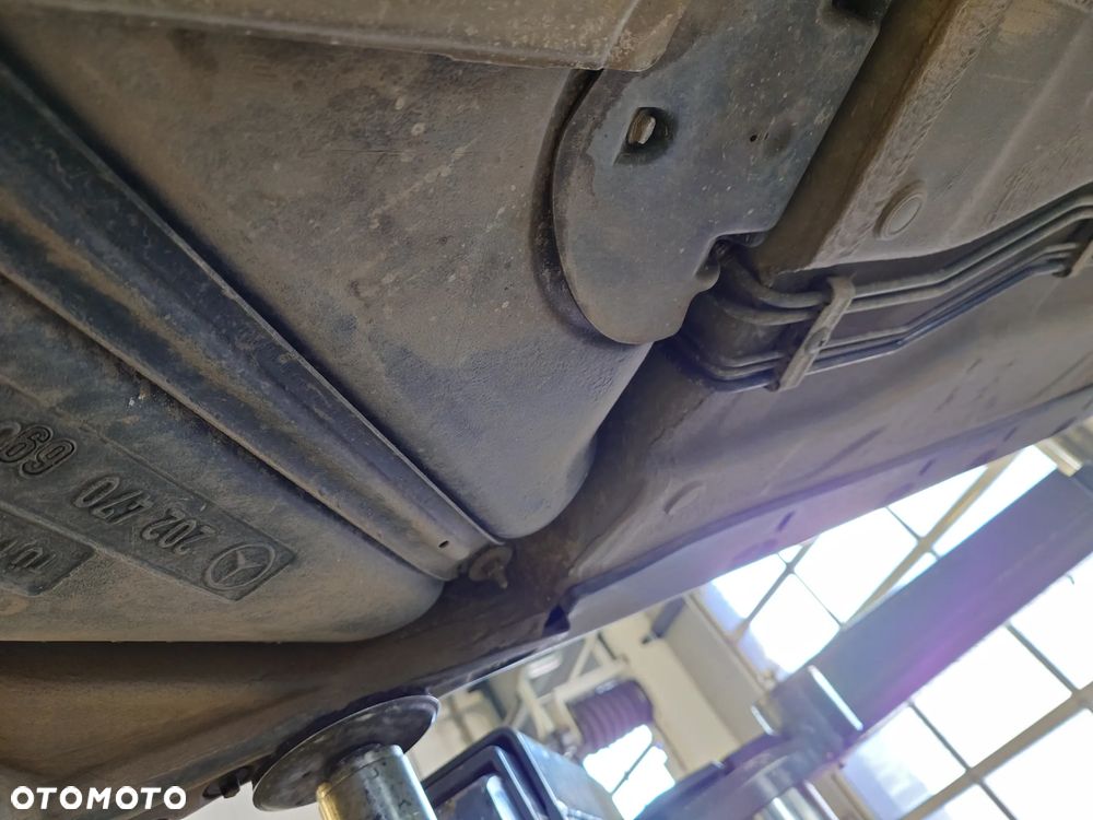 Mercedes-Benz CLK - 16