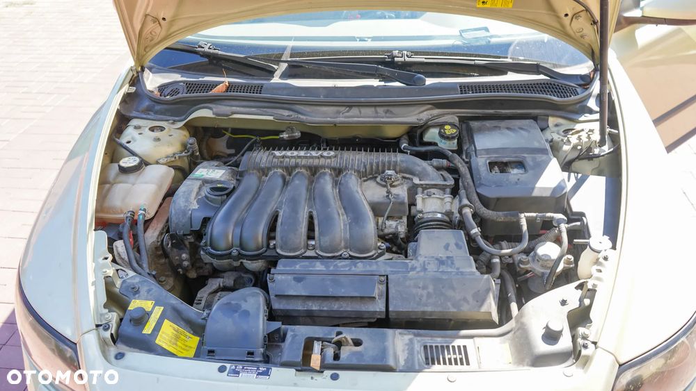 Volvo S40 2.4 - 23