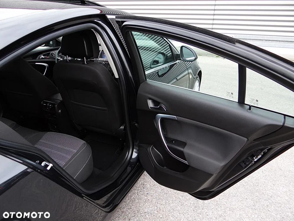 Opel Insignia 2.0 Turbo - 36