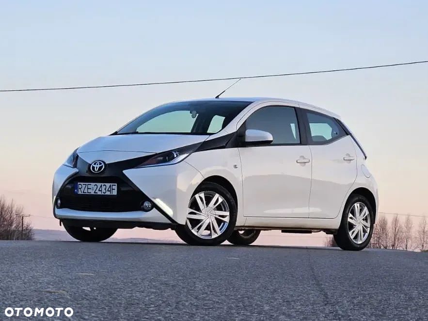 Toyota Aygo x-play - 5