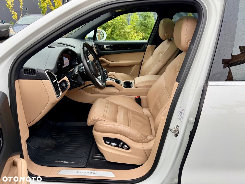 Porsche Cayenne Standard - 22