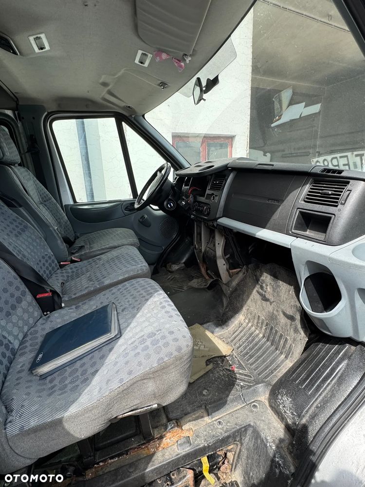 Ford Transit 350L - 2