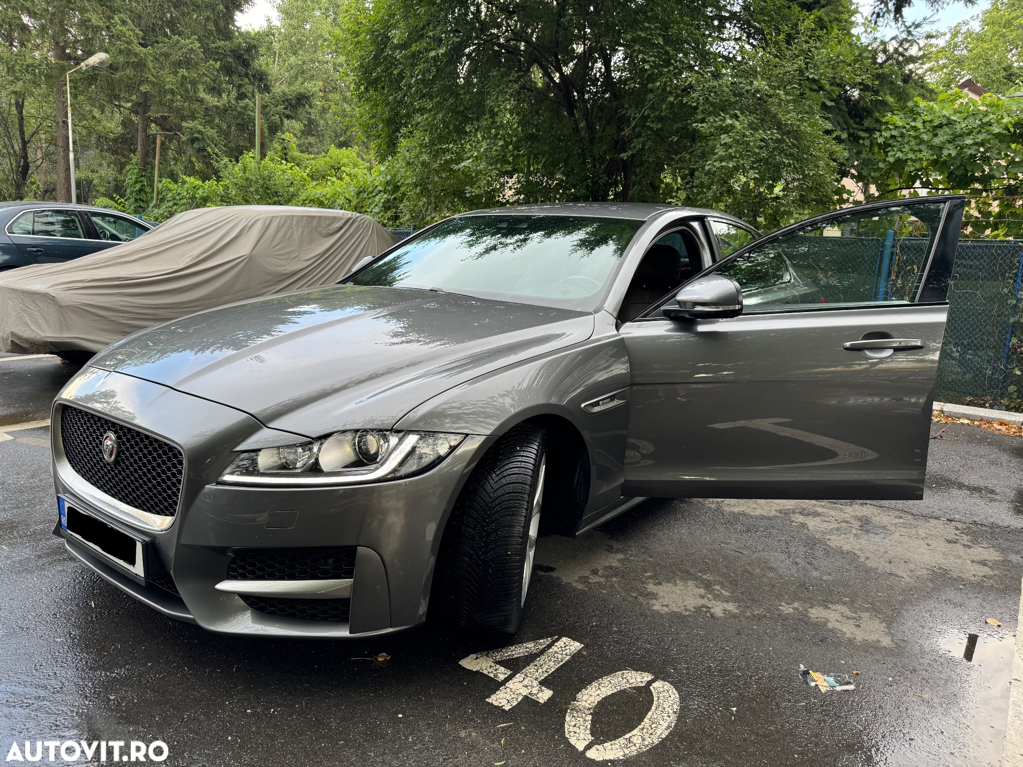 Jaguar XF 20d RWD R-Sport - 24
