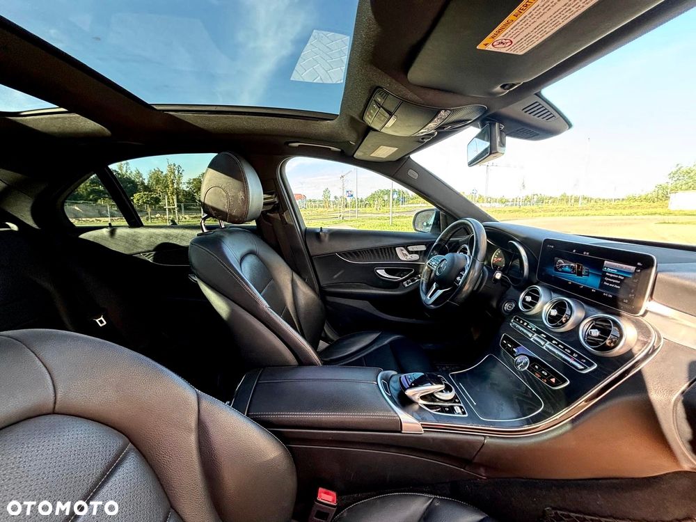 Mercedes-Benz Klasa C 300 4Matic 9G-TRONIC AMG Line - 10