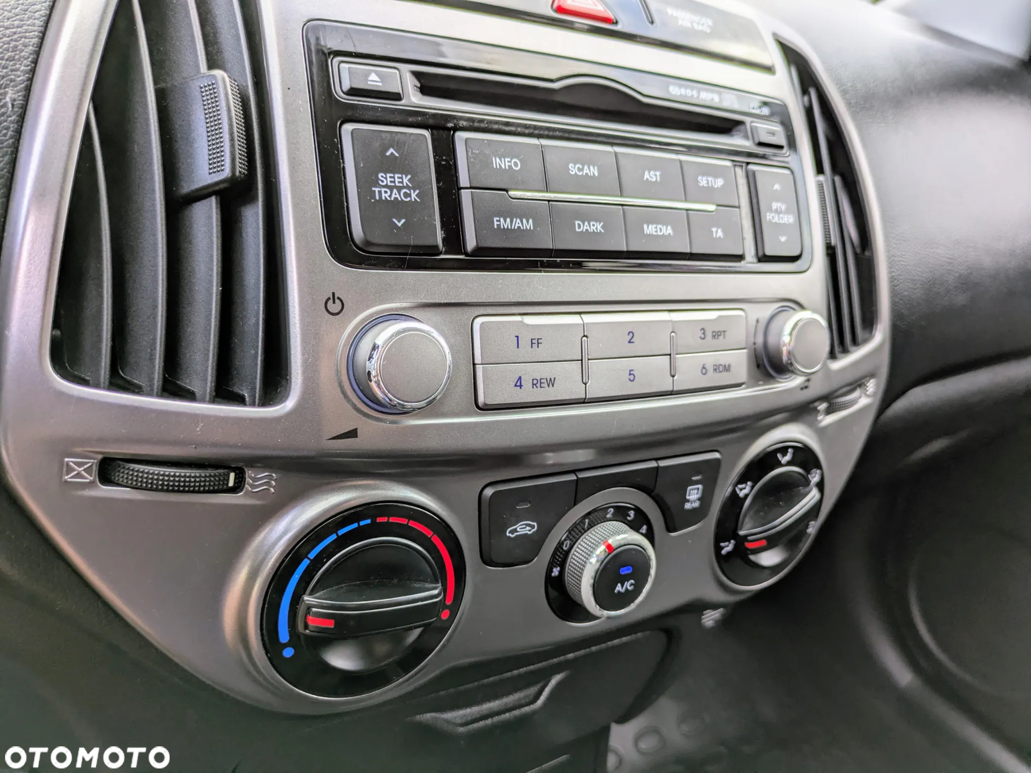 Hyundai i20 - 18