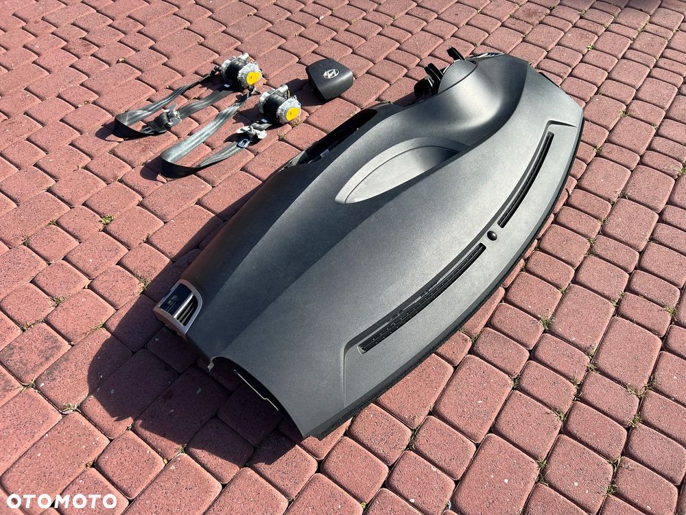 DESKA KONSOLA KOKPIT PODUSZKA PASY HYUNDAI I20 I - 7