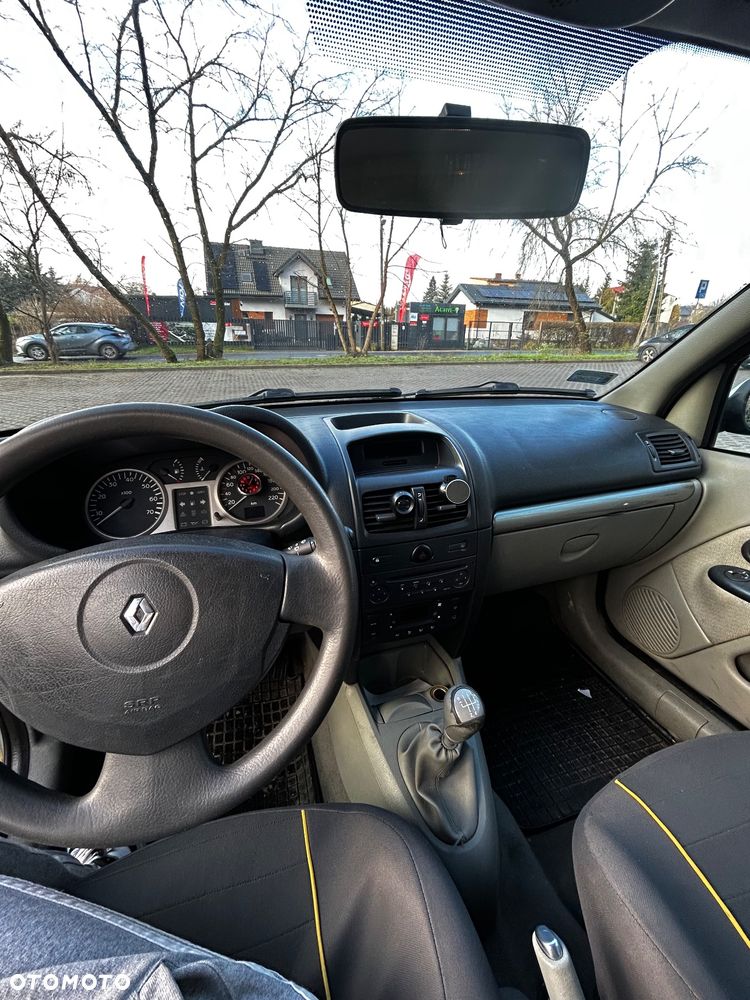 Renault Clio 1.4 16V Dynamique - 12