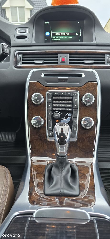 Volvo XC 70 T5 AWD Dynamic Summum - 13