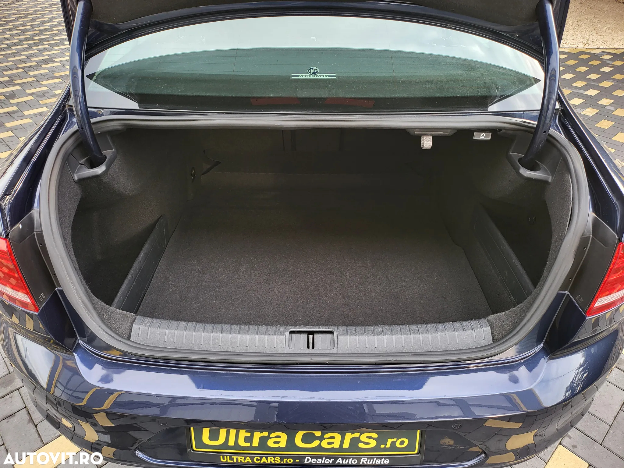 Volkswagen Passat 1.6 TDI (BlueMotion Technology) Comfortline - 15