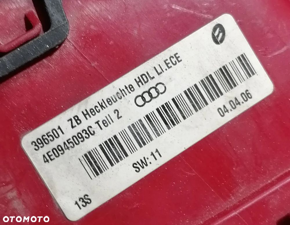 AUDI A8 D3 03r LAMPA W KLAPĘ LEWY TYŁ 4E0945093C - 4
