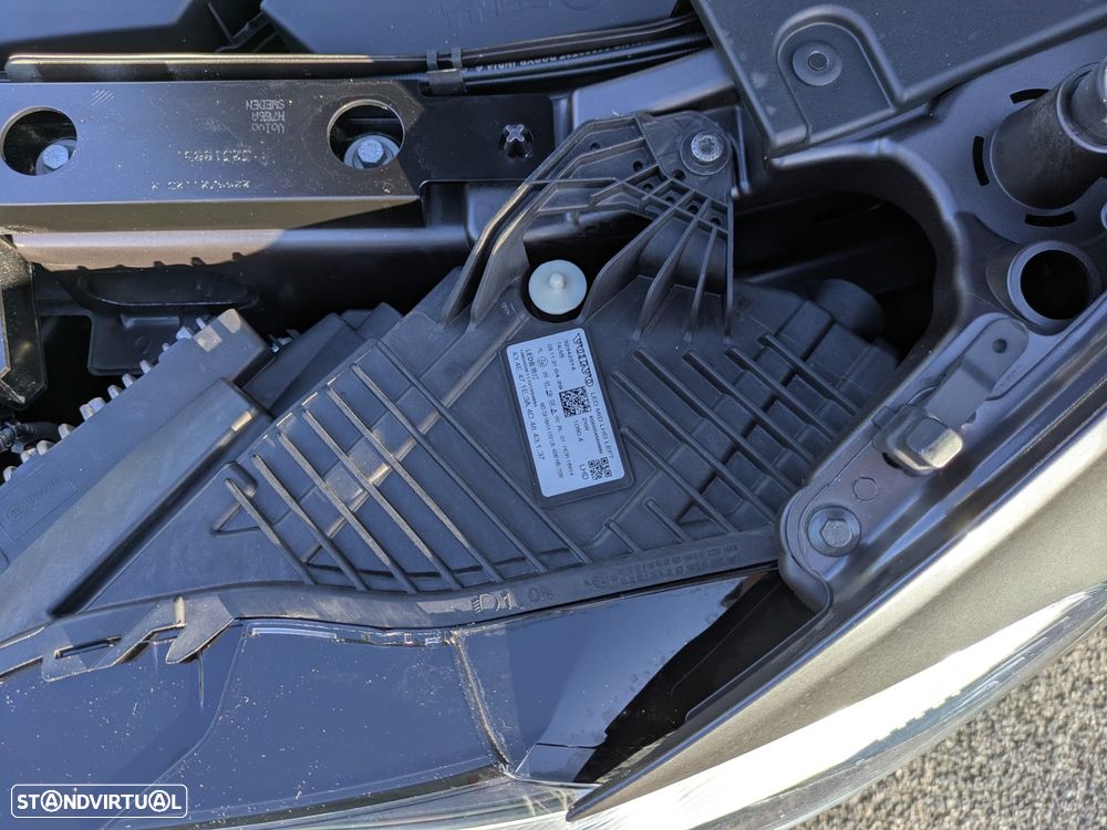 Volvo XC 60 2.0 T6 PHEV Inscription AWD - 38