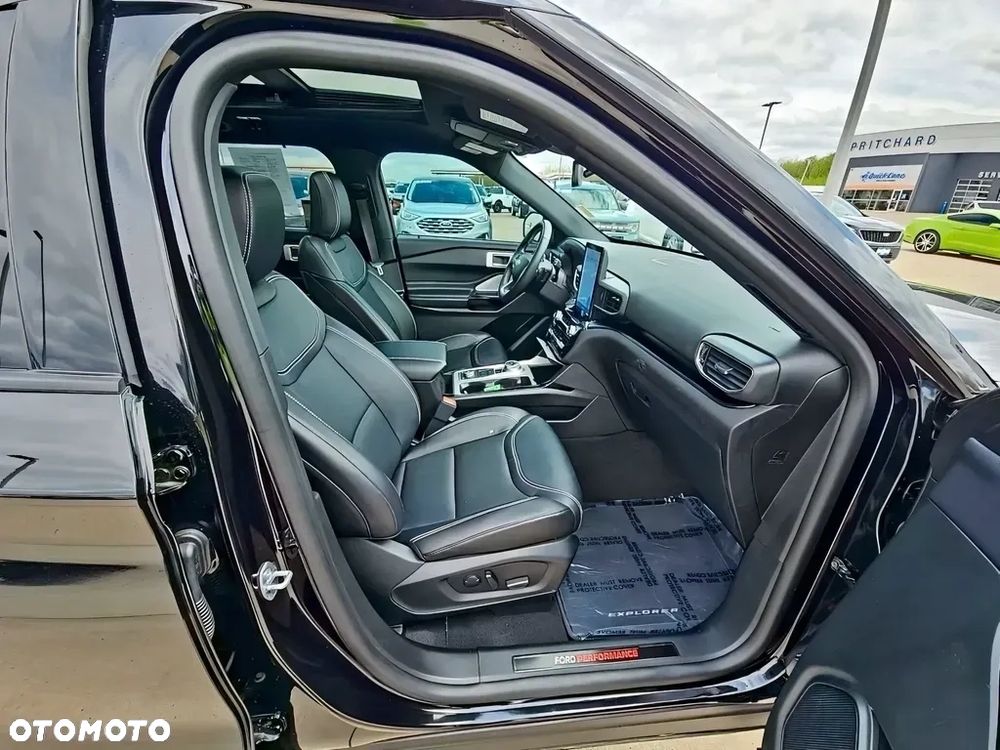 Ford Explorer - 10