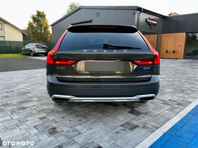 Volvo V90 Cross Country - 14