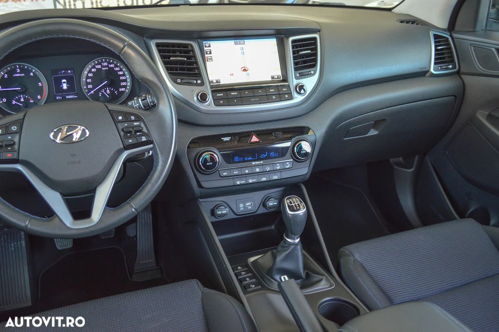 Hyundai Tucson blue 1.7 CRDi 2WD Style - 21