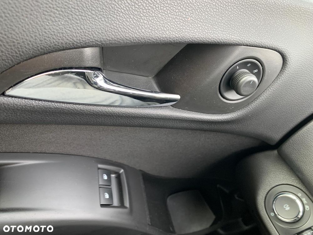 Opel Meriva - 17