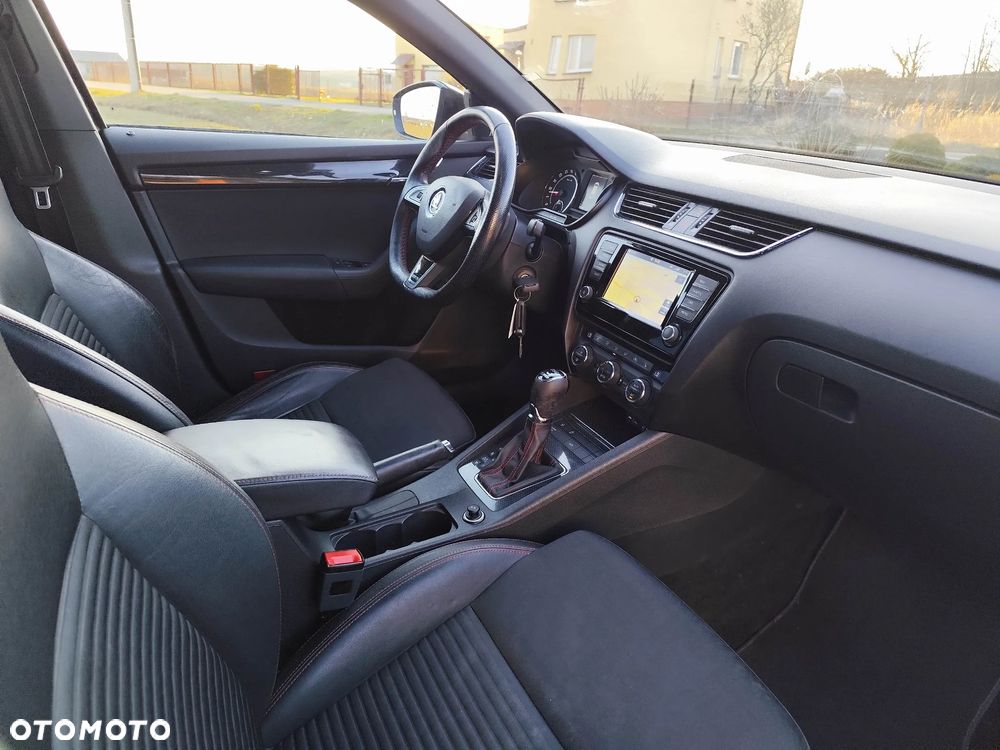 Skoda Octavia 2.0 TDI DSG RS - 8