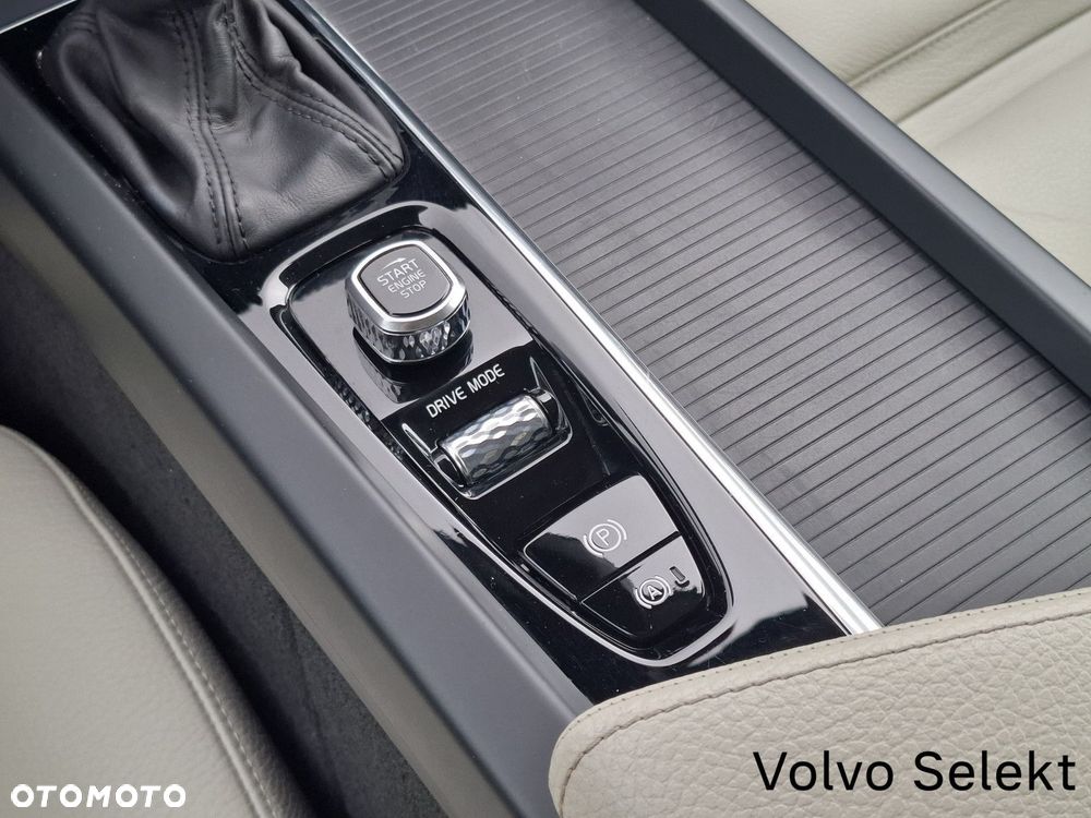 Volvo XC 60 - 30