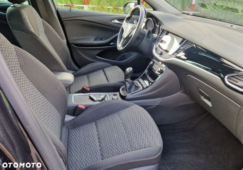 Opel Astra 1.4 Turbo Innovation - 28