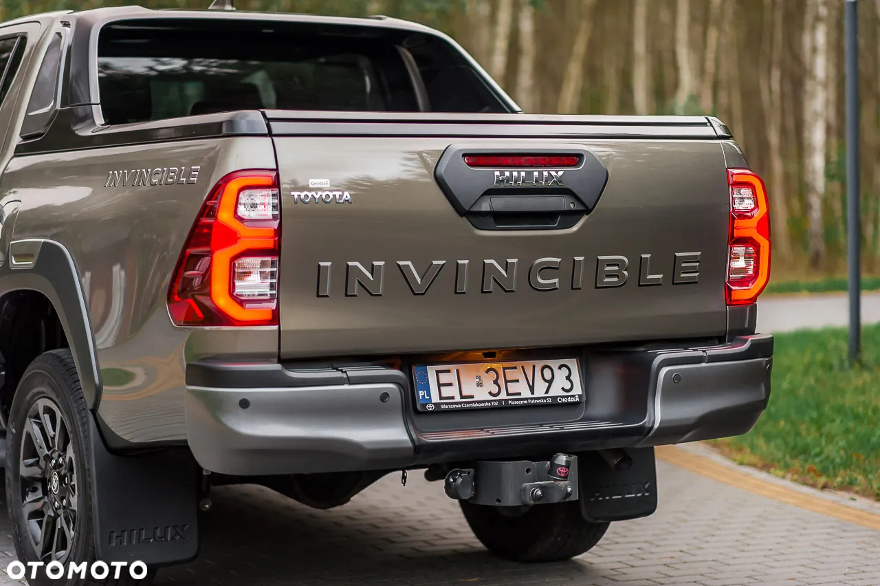 Toyota Hilux 2.8 D-4D Double Cab Invincible Sport 4x4 - 13