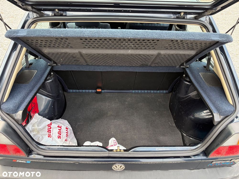 Volkswagen Golf 1.6 CL - 8