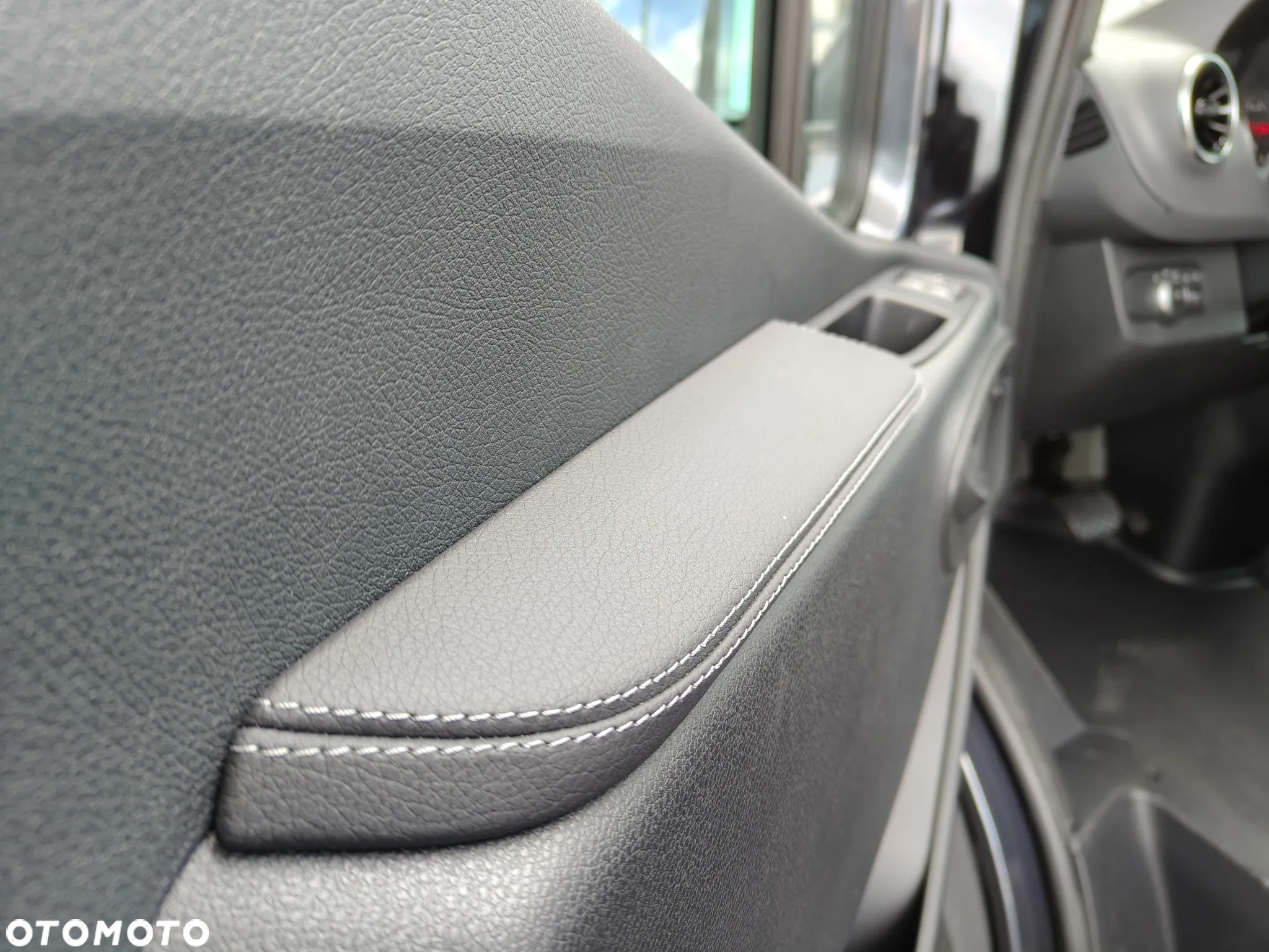 Mercedes-Benz Sprinter - 10