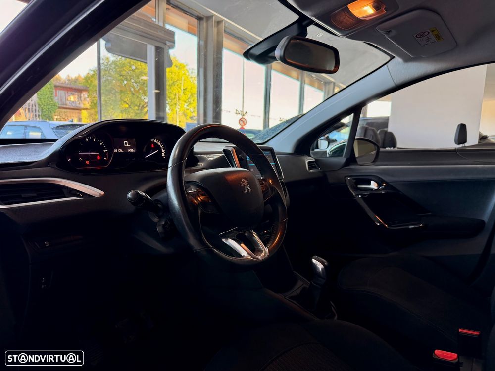 Peugeot 208 1.2 PureTech Style - 13