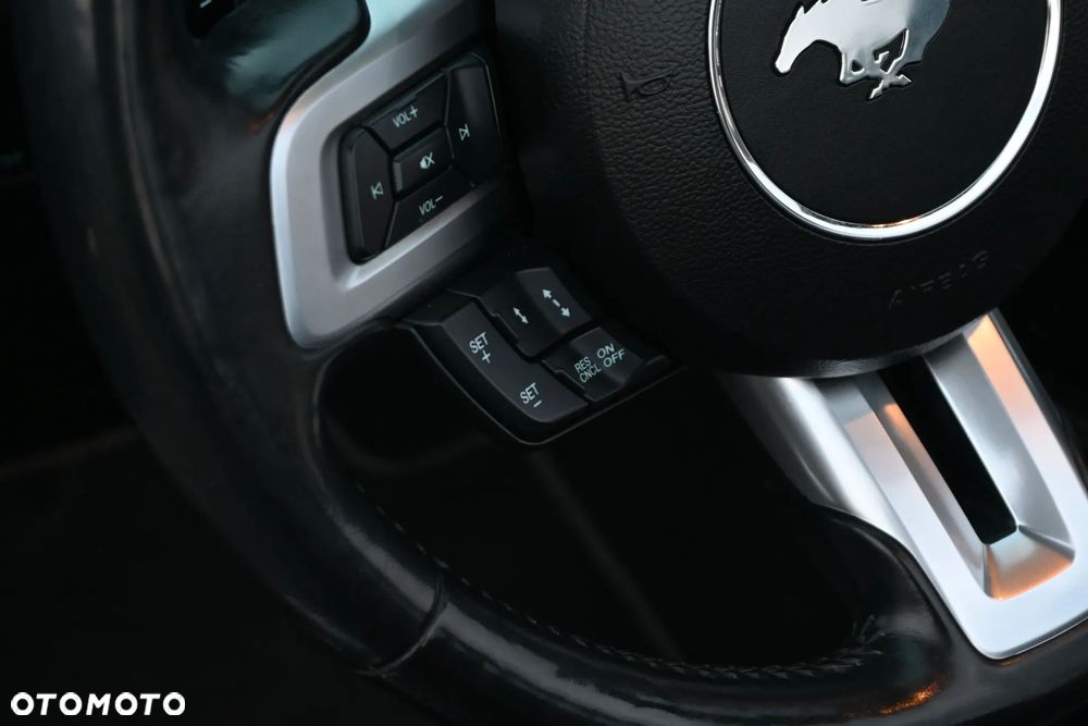 Ford Mustang - 30