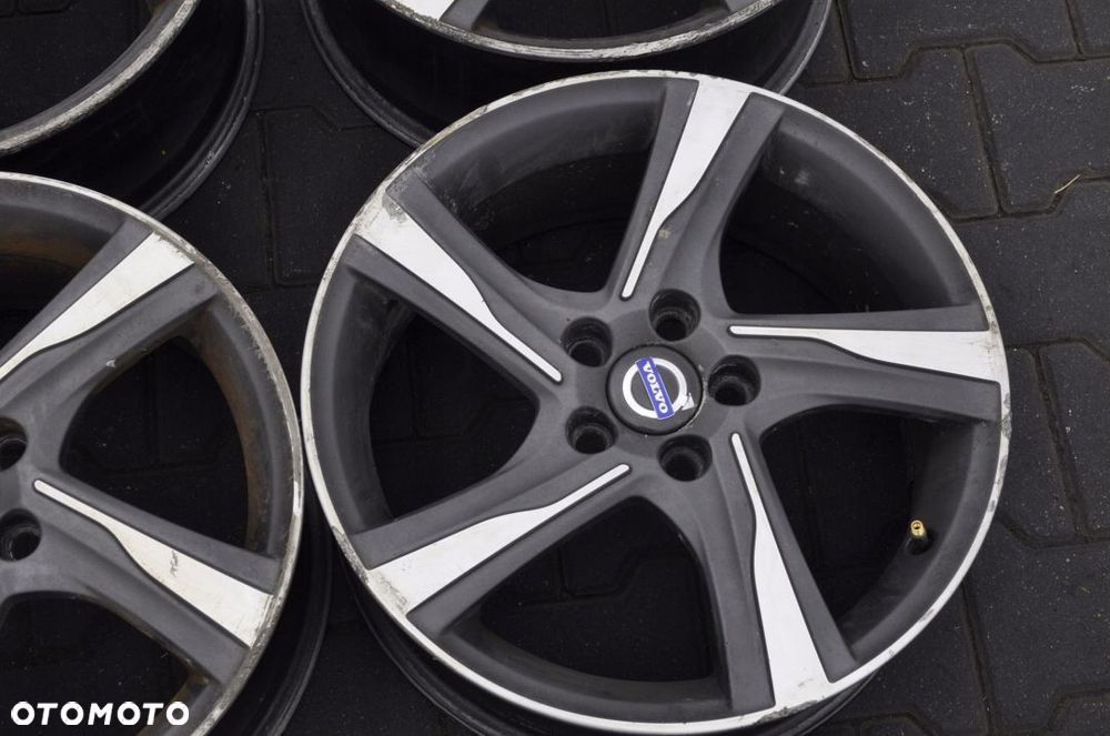 VOLVO R-DESIGN  FELGI ALUMINIOWE - 3