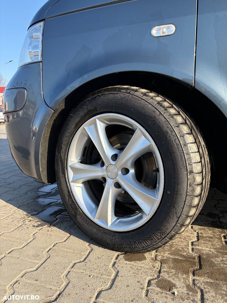 Volkswagen Multivan - 7