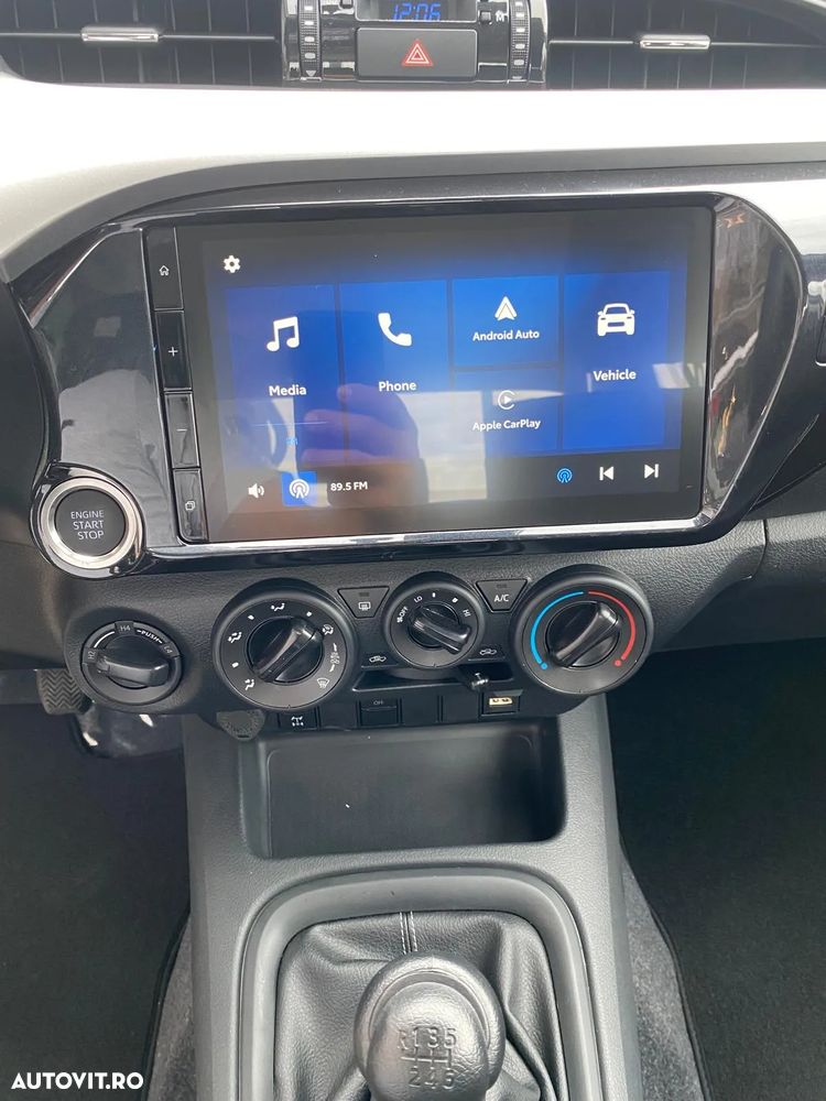 Toyota Hilux 2.8D 204CP 4x4 Double Cab MT Comfort - 16