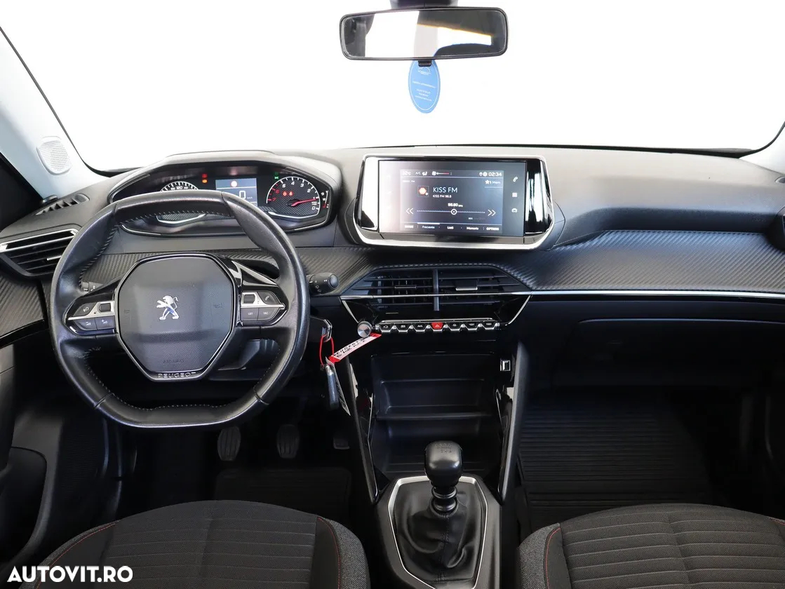 Peugeot 2008 - 8