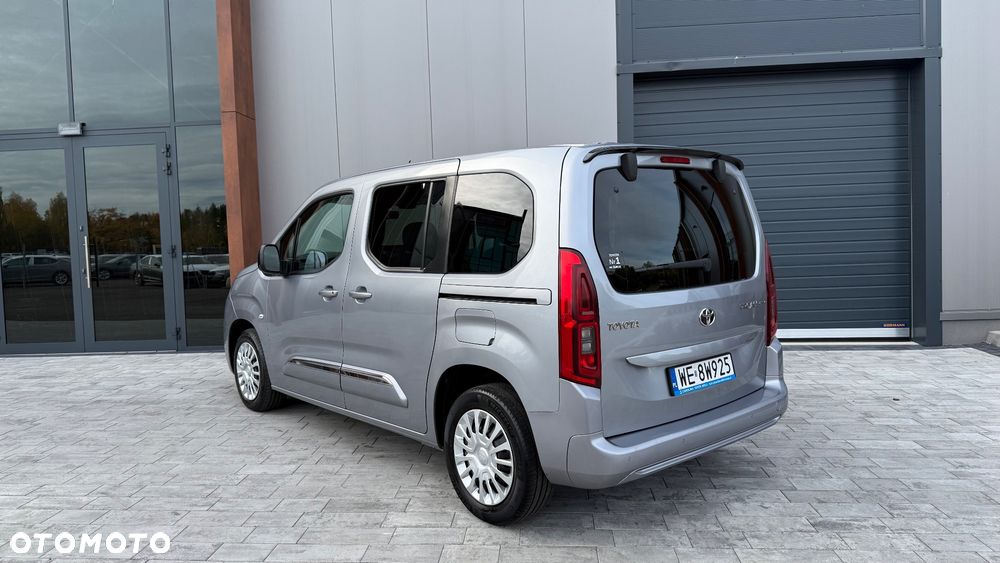 Toyota Proace City Verso 2023 photo 2