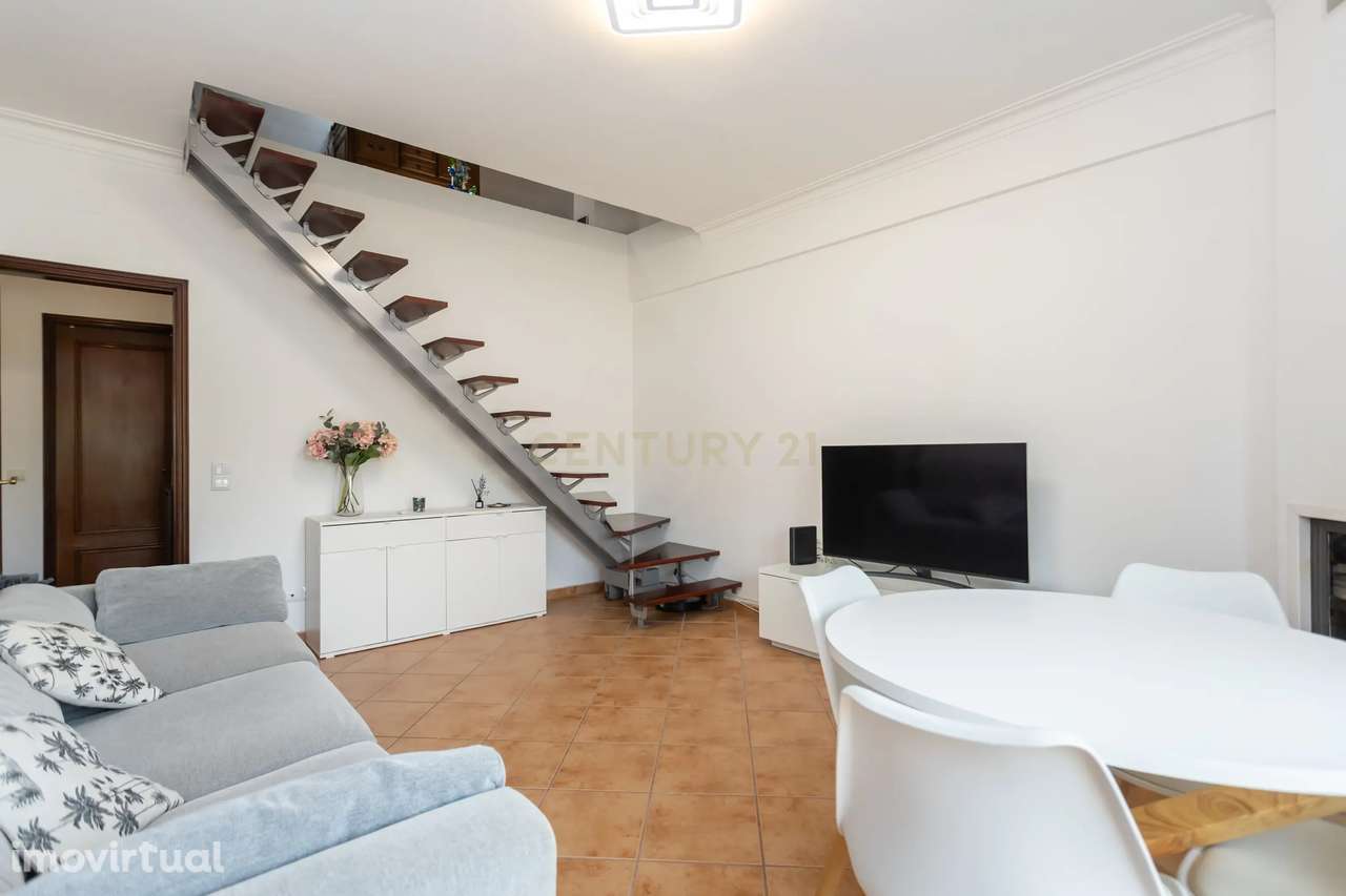 Andar de Moradia T3+1 - Foros de Amora - Grande imagem: 2/40