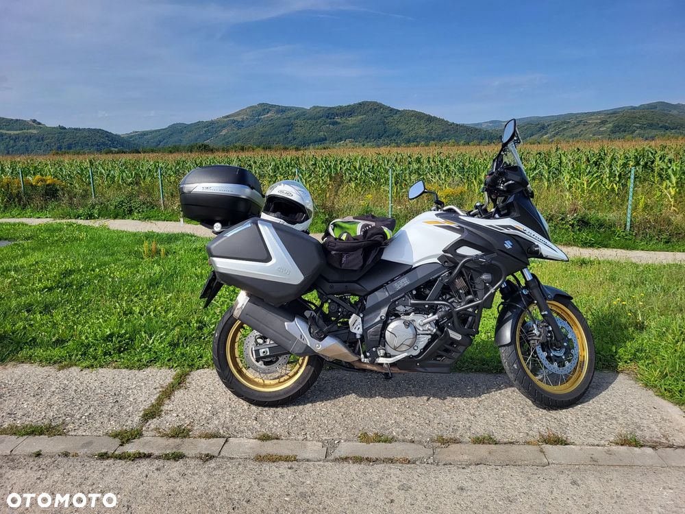 Suzuki V-STROM - 1