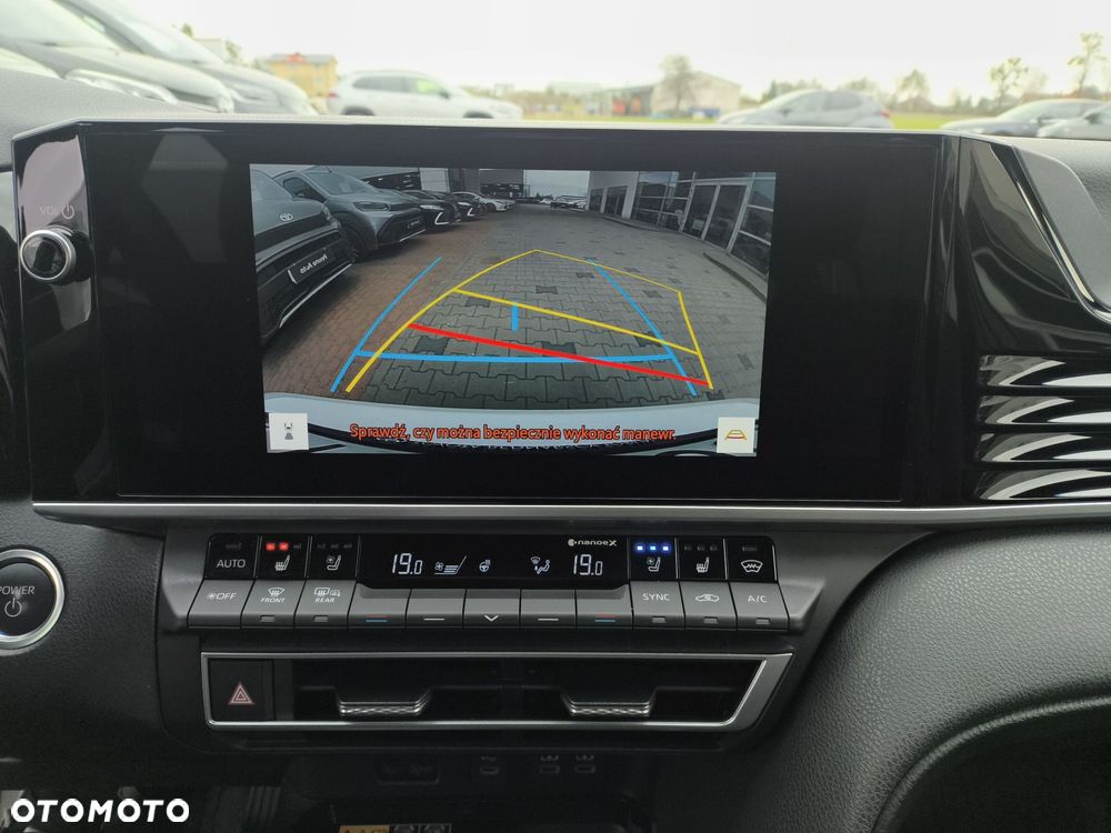 Toyota Camry - 19