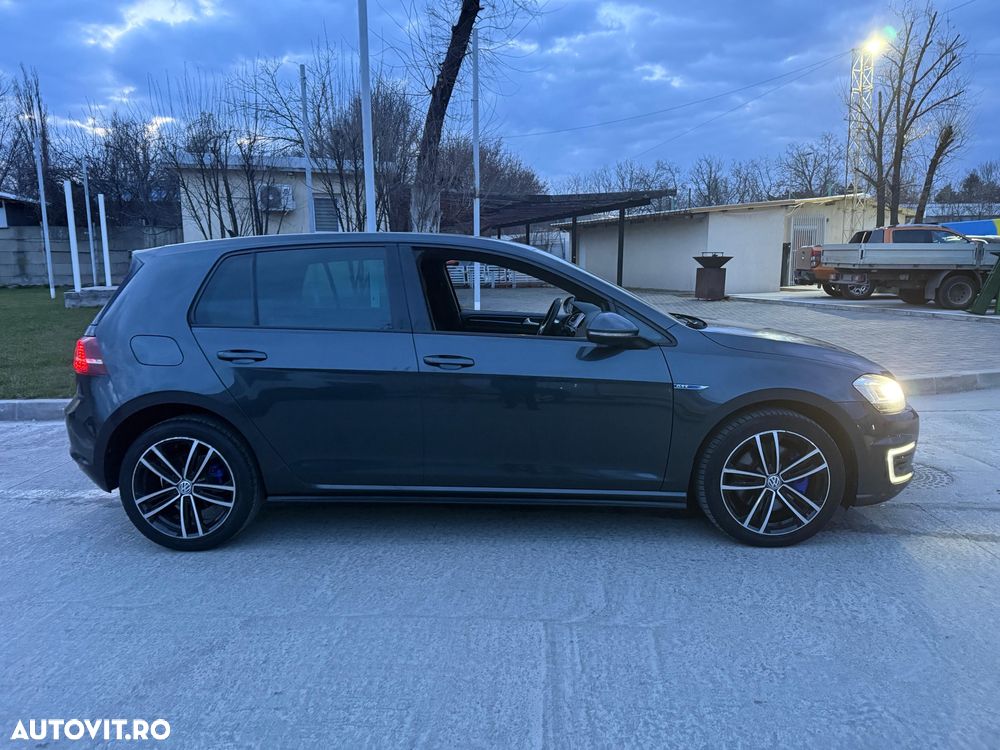 Volkswagen Golf - 26