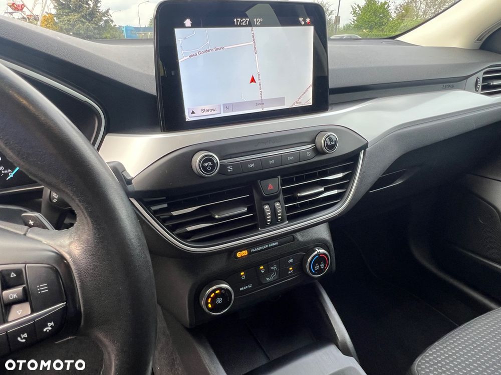 Ford Focus SW 1.0 EcoBoost Titanium - 22