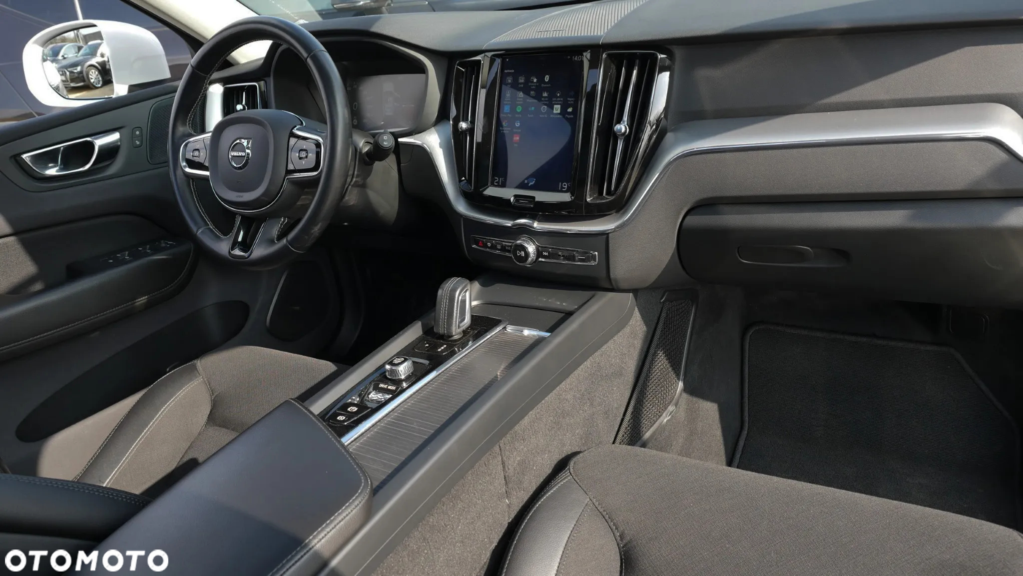 Volvo XC 60 T8 AWD Plug-In Hybrid Momentum Pro - 13