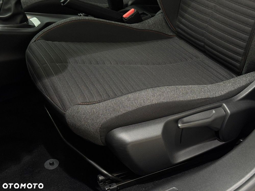 Peugeot 2008 - 11