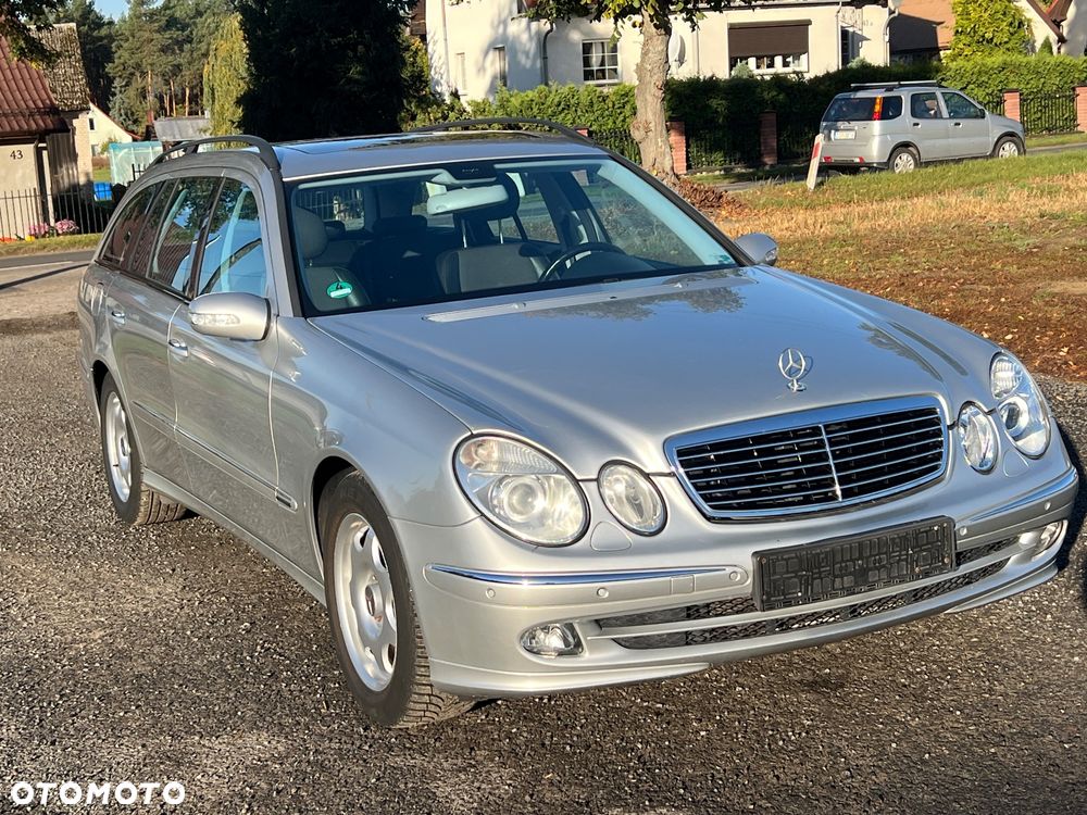 Mercedes-Benz E-Class 2005 photo 3