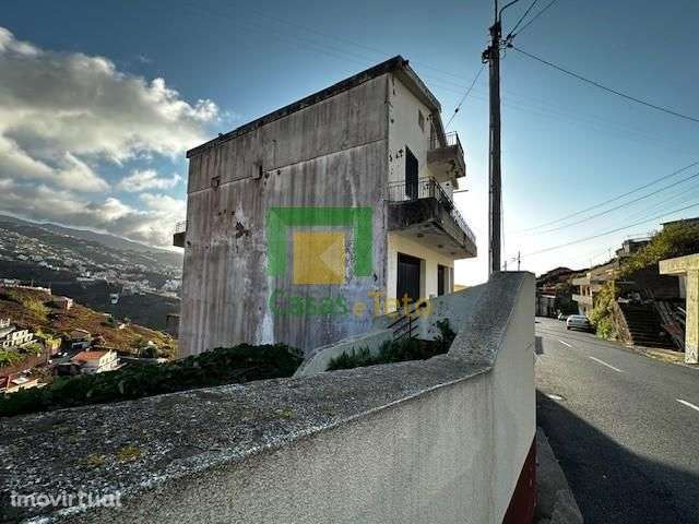 Moradia T6- Estreito de Câmara de Lobos - Grande imagem: 2/27