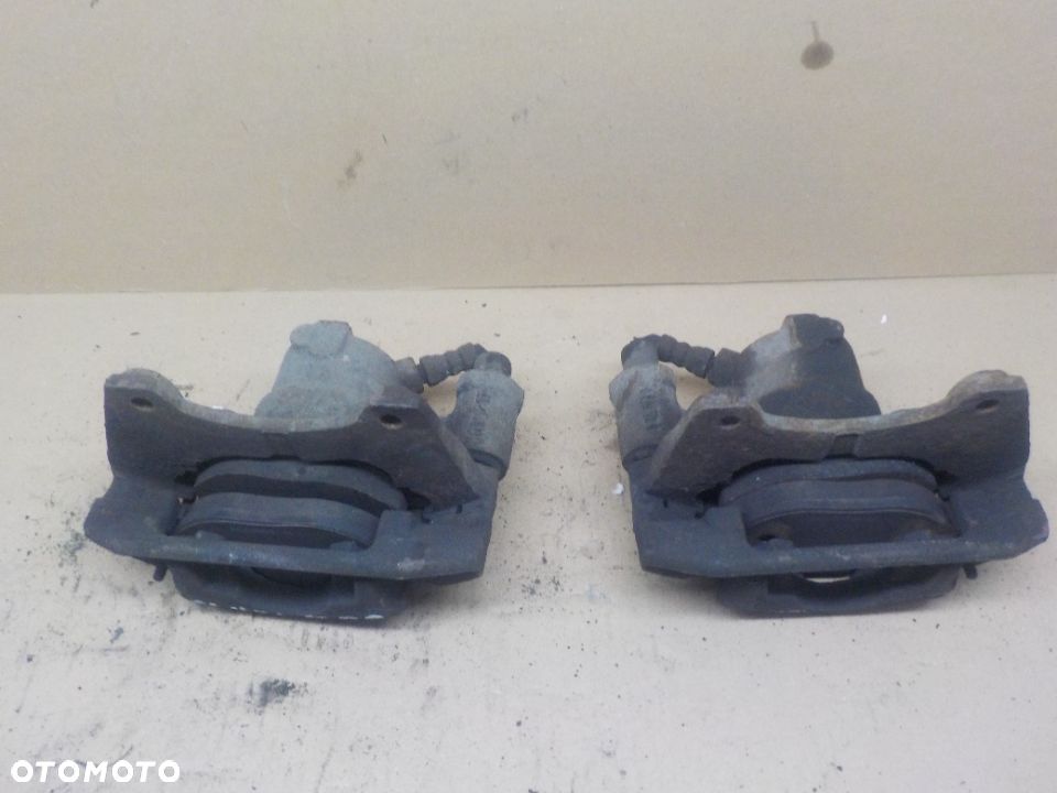 FIAT PANDA II 1.2 ZACISK PRAWY LUB LEWY PRZÓD - 2